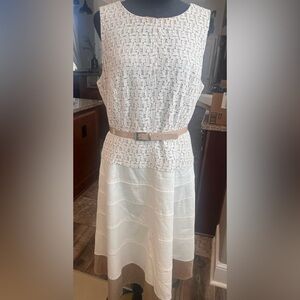 Anne Klein lined,‎ size 14, A line, midi dress with belt.